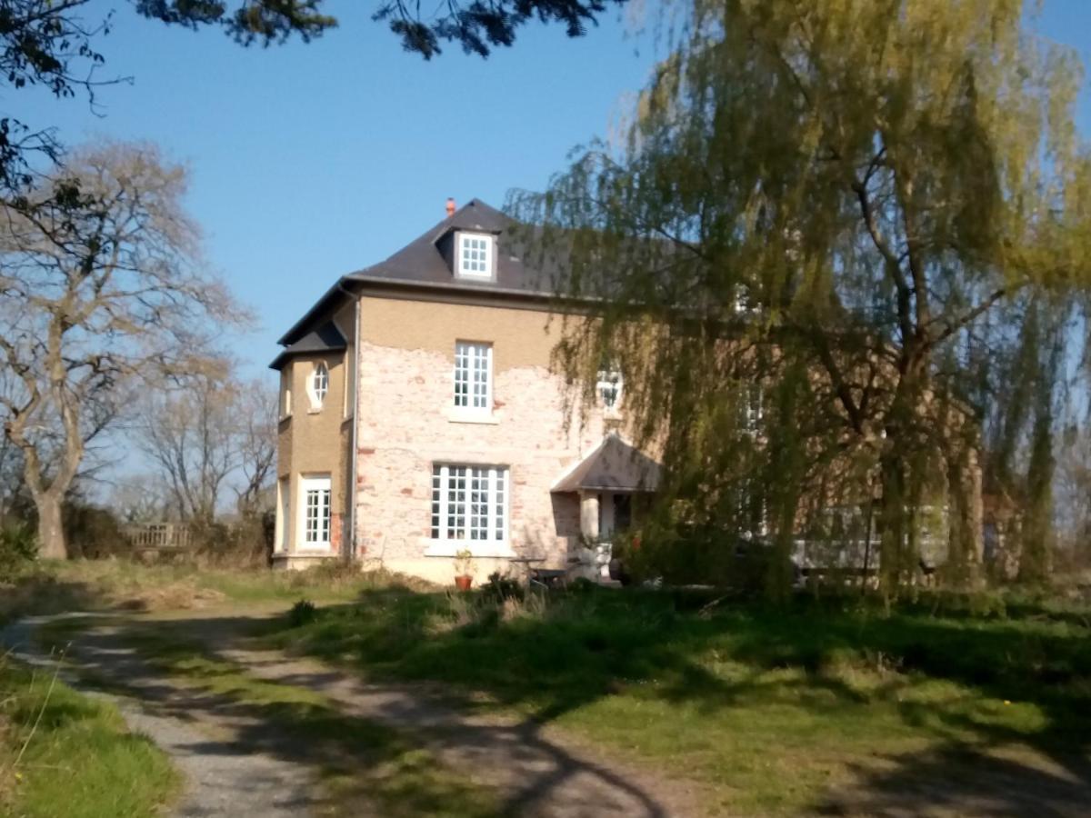 Bed and Breakfast Le Chevalier Des Marettes Airel Exterior foto