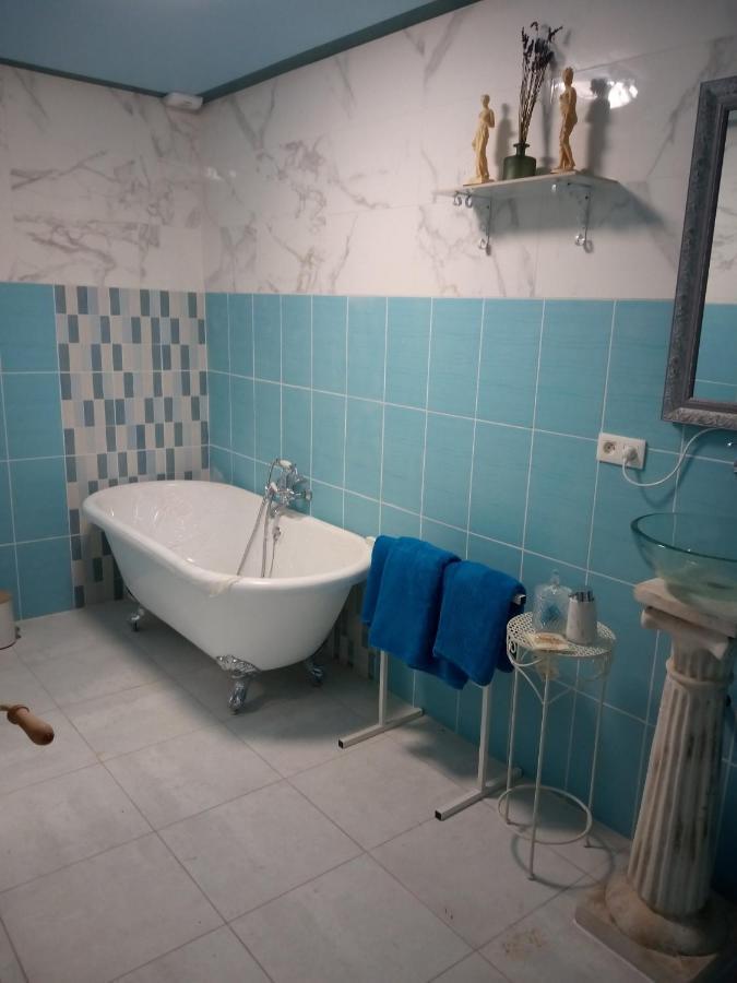 Bed and Breakfast Le Chevalier Des Marettes Airel Exterior foto
