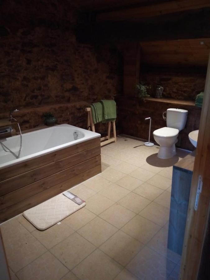 Bed and Breakfast Le Chevalier Des Marettes Airel Exterior foto